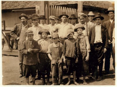 Noon hour at Mass. Mill, Lindale, Ga. During the days following this, I proved the ages of nearly a dozen of these children, by gaining access to Family Records, Life Insurance papers, and LOC nclc.02759