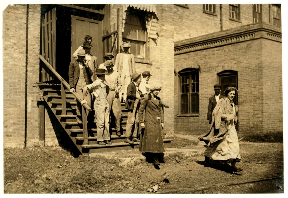 Noon hour at the Dallas Cotton Mill. LOC nclc.02857