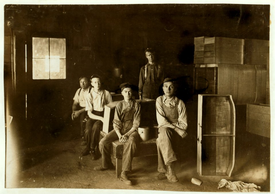 Noon Hour in an Indianapolis Furniture Factory. Aug., 1908. Wit., E. N. Clopper. LOC nclc.01323
