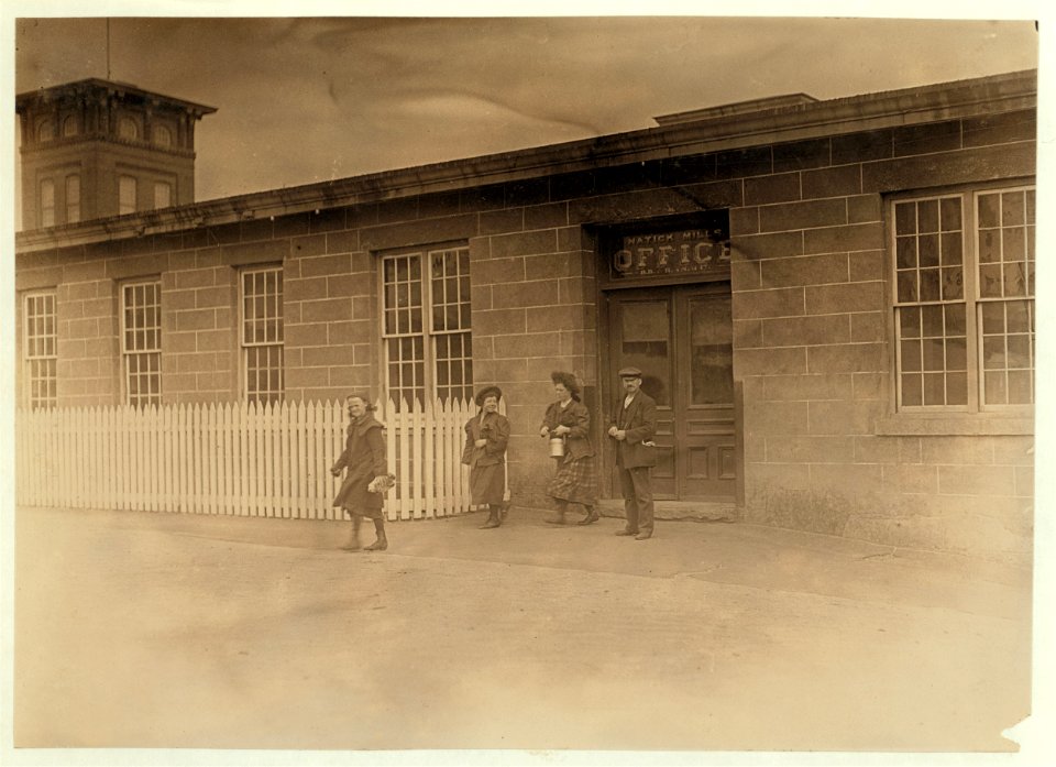 Noon hour, April 17, 1909. Natick, (R. I.) Mills. LOC nclc.01677