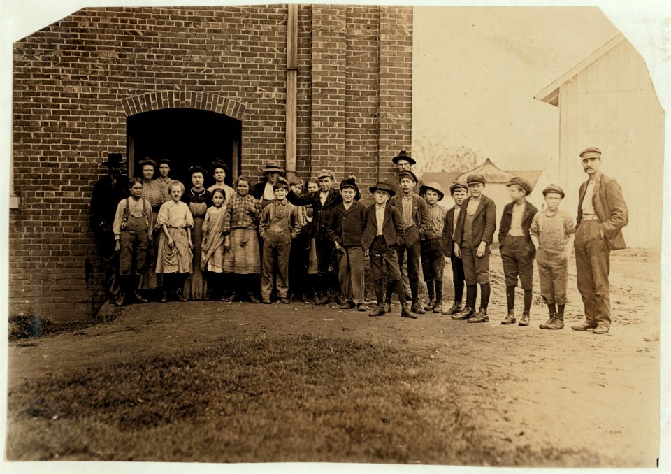 Noon hour, King Mfg. Co., Augusta, Ga. We had not seen these children when we were shown through the mill. See photos 500 to 509. Jan. 14, 1909. LOC nclc.01594