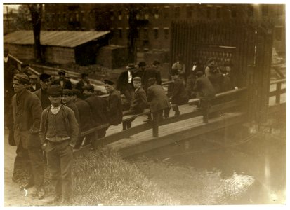 Noon hour, May 19, 1909. Boys working in Great Falls Mfg. Co., Somersworth, N.H. LOC nclc.01763