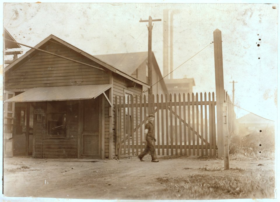Noon hour, Republic Iron & Steel Company, Muncie, Ind. A few of the boys go home. LOC nclc.04481