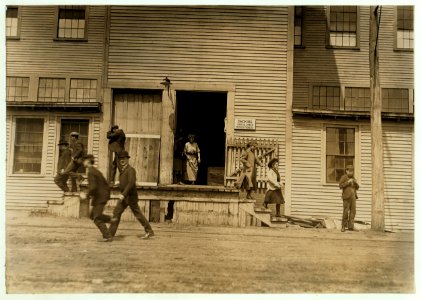 Noon hour, Sanford Mfg. Co., Sanford, Me. Some young boys and girls employed here. LOC nclc.01696
