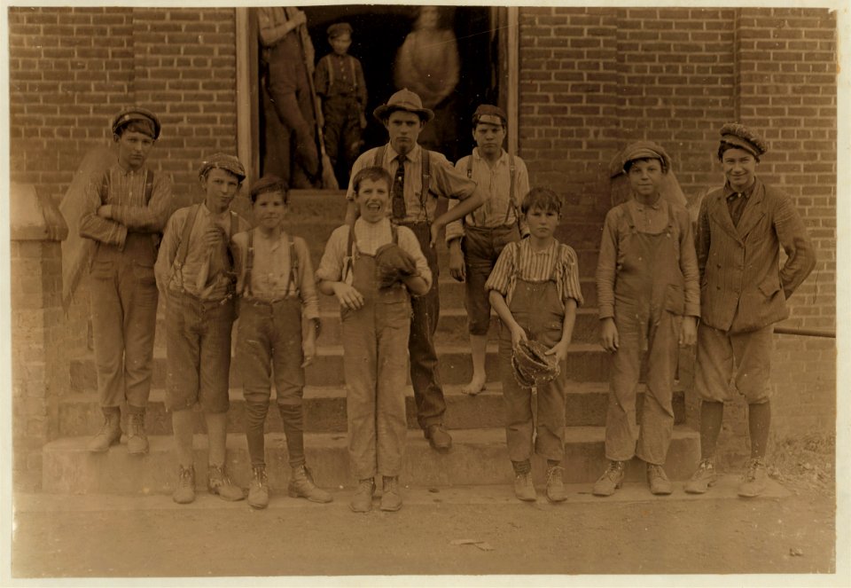 Noon hour, Lancaster Cotton Mills, S.C. LOC nclc.01444