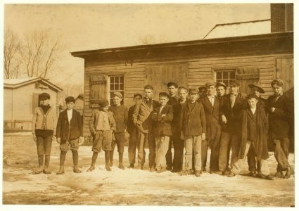 Noon hour. Moore Bros. Glass Co., Clayton, N.J. All are workers. LOC nclc.01278