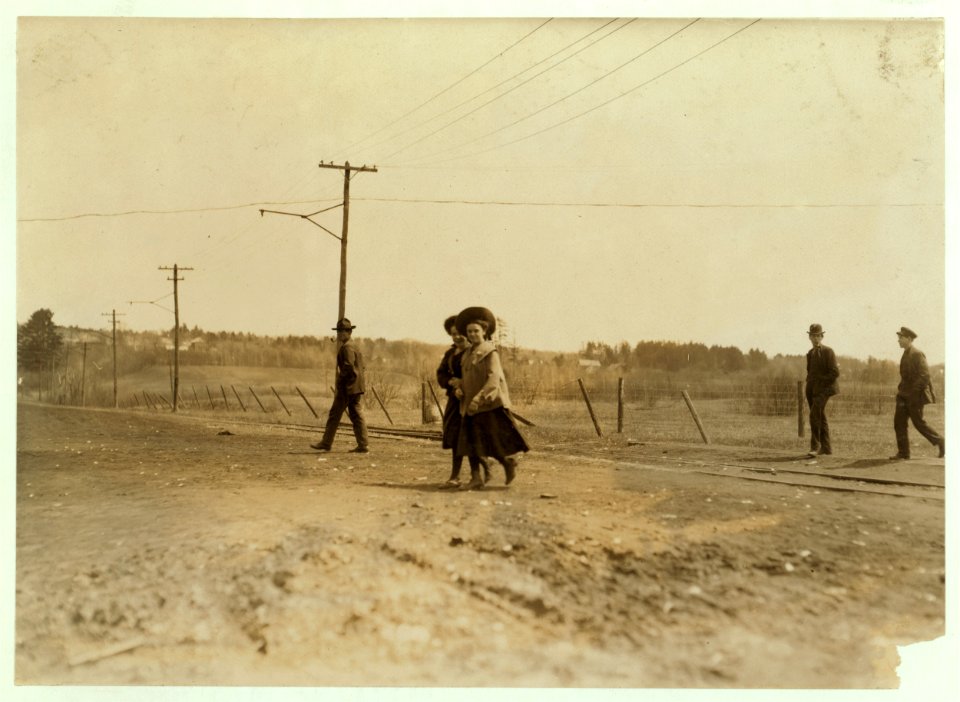 Noon Hour. Queen City Mill, Burlington, Vt. I saw several girls much younger than these. LOC nclc.01725