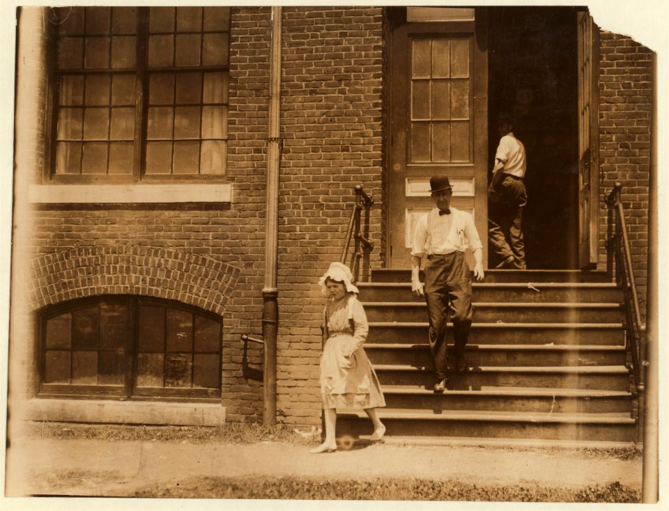 Noon. Cora Watts a young spinner in the Aragon Mill, Rock Hill. LOC nclc.02541