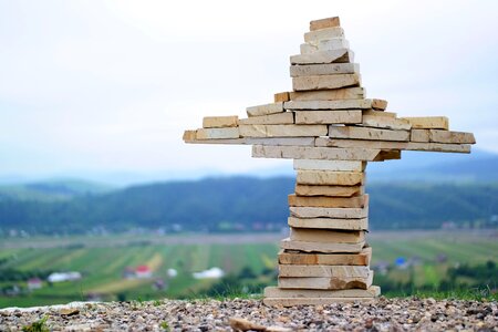 Travel stone cross