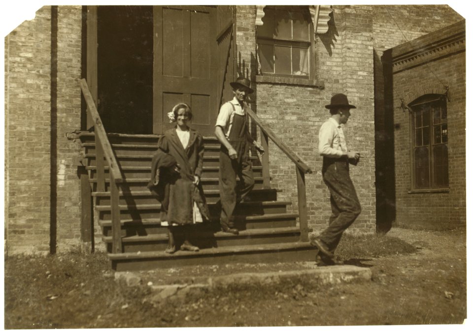 Noon hour at the Dallas Cotton Mill. LOC nclc.02858