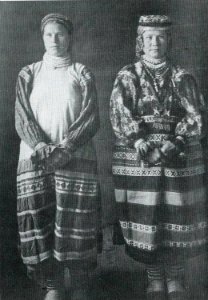 Married women in feast dresses (Orel gov., 1908)