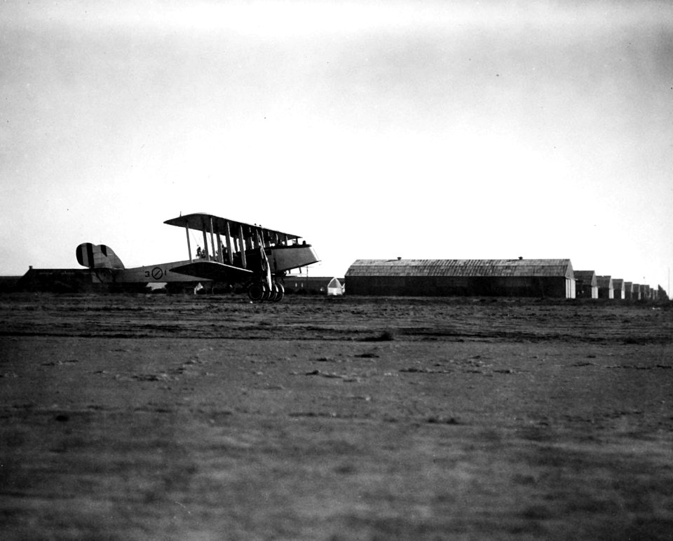 Martin MT from VO-3M landing at NAS North Island in 1925