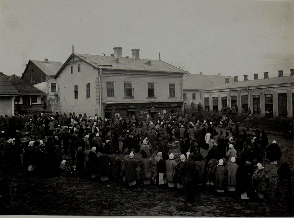Marktplatz in SADAGORA. (BildID 15449040)