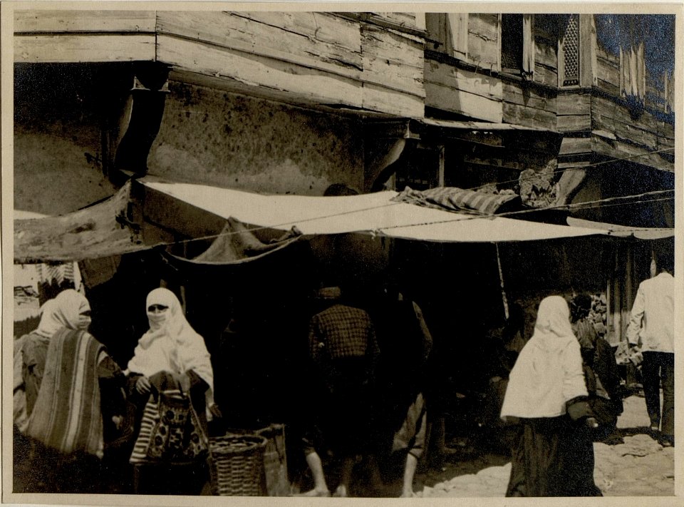 Marktszene, Wochenmarkt Esine. (BildID 15546206)