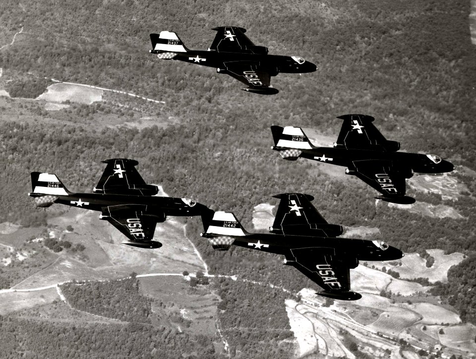 Martin RB-57A Canberra formation 061026-F-1234P-003