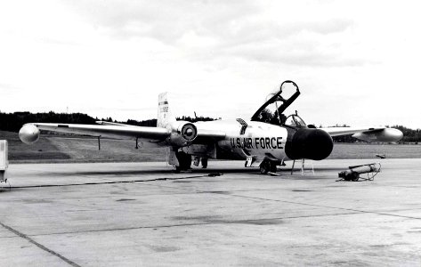 Martin RB-57C Canberra (SN 53-3832) 061031-F-1234P-003