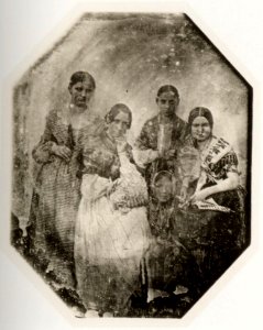 Martin, Anton - Gruppenbild fünf junger Frauen (Zeno Fotografie)