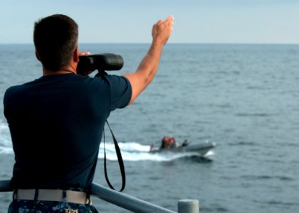 Martillo 120803-N-NL541-230
