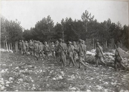 Marschierend Sturmtruppen a.d.Isonzofront. 19.9.17. (BildID 15605669)