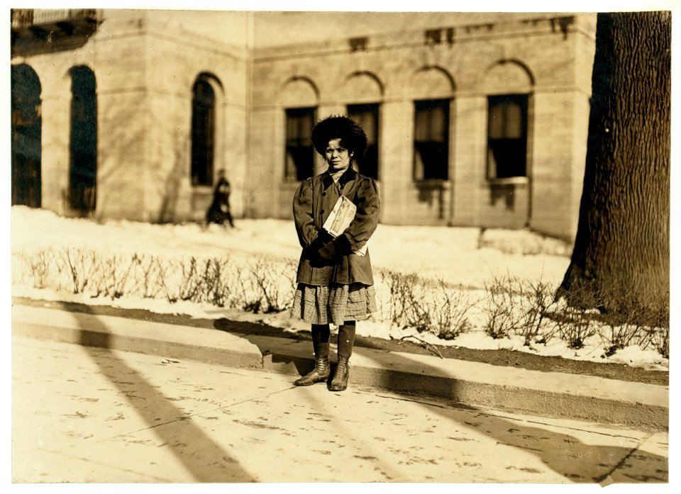 Mary Dunn 11 years old. Been selling 1 year. Sells until 7 P.M., Hartford, Conn. LOC nclc.03299