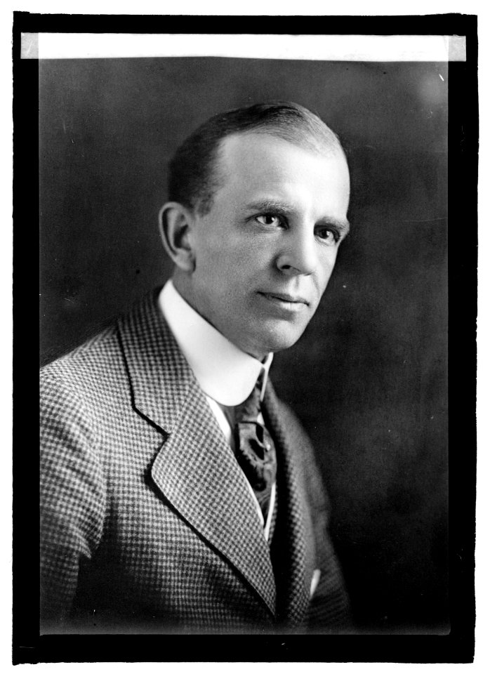 Marshall W. Pickering LCCN2016845390