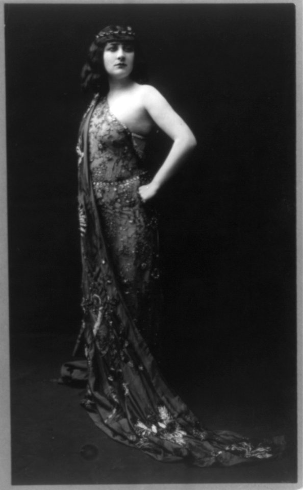 Mary Garden, 1874-1967, full length, dressed for operatic role LCCN2004678793