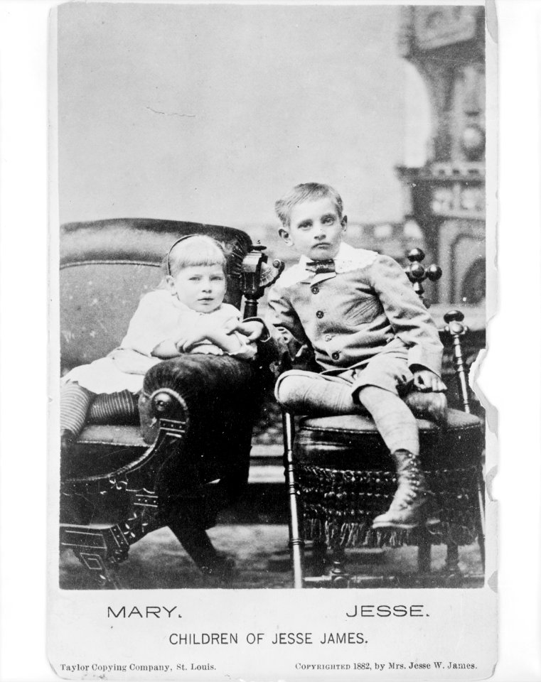 Mary and Jesse, children of Jesse James; full, seated LCCN2005682816