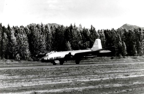 Martin EB-57E Canberra taxiing (SN 55-4254) 061031-F-1234P-015
