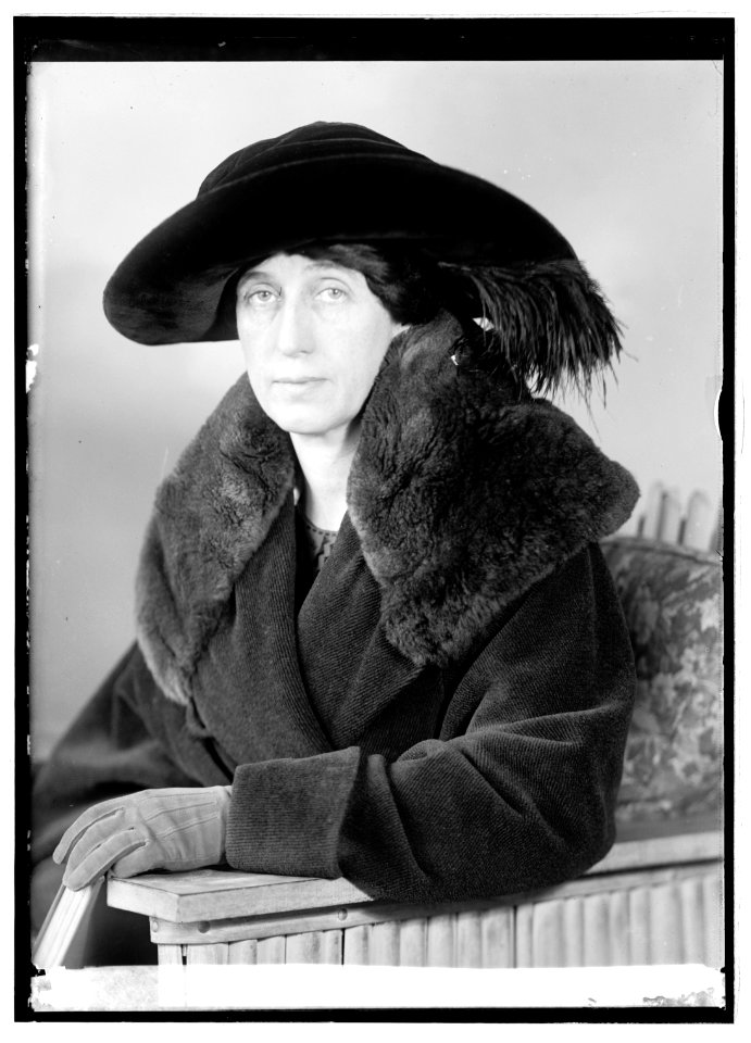 Mary Stewart LCCN2016822428