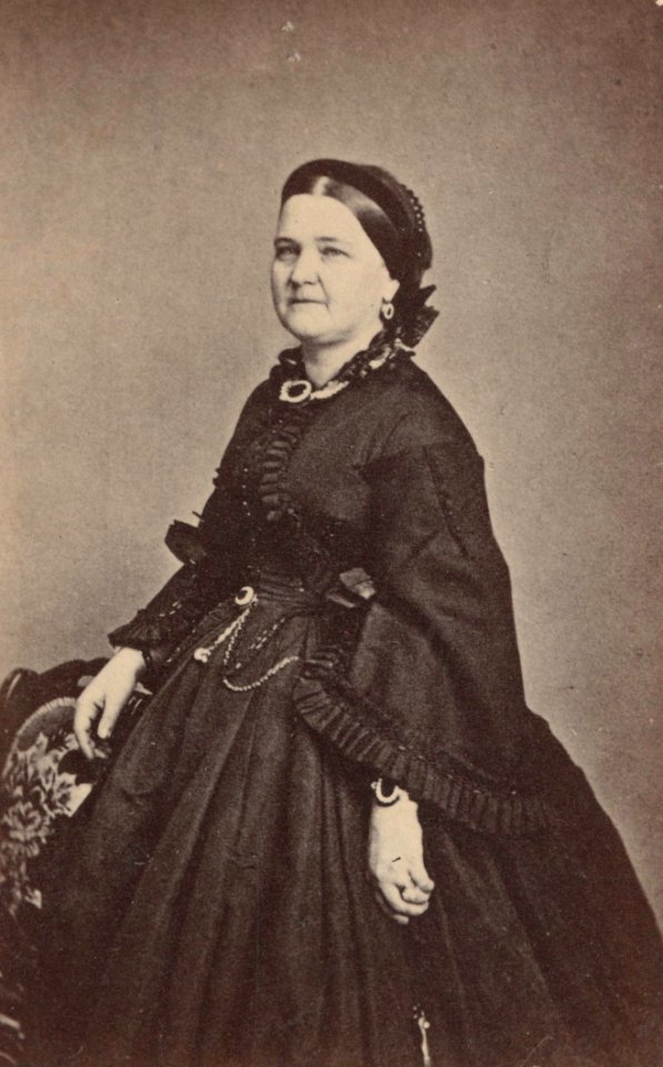Mary Todd Lincoln CDV, 1863 (cropped)