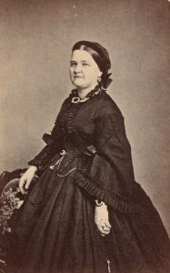 Mary Todd Lincoln CDV, 1863 (cropped)