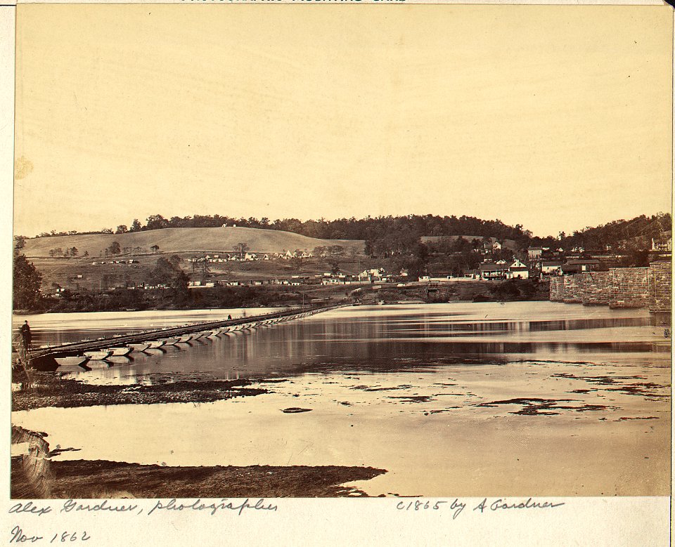 Maryland, Berlin, Pontoon Bridge across the Potomac River - NARA - 533299 photo