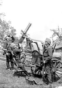 Maschinengewehr auf Gestell für Abwehr von Flugzeugen - CH-BAR - 3238661
