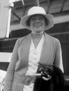 Mary Robson LCCN2014713037 (cropped)