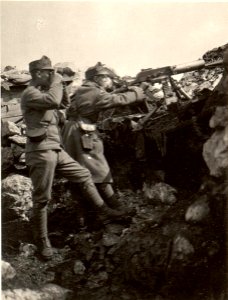 Maschinengewehrstand am kleinen Pal, aufgenommen am 2.V.1916 (BildID 15473948)