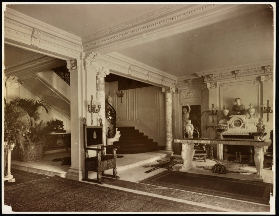 Mary Scott Townsend house, Washington, D.C. Foyer LCCN2001698336