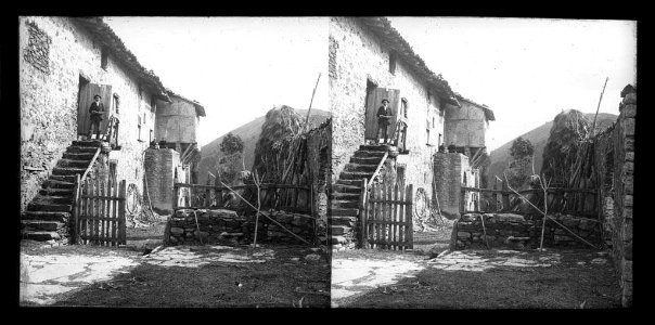 Masia la Campa amb un home