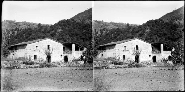 Masia voltada de boscos