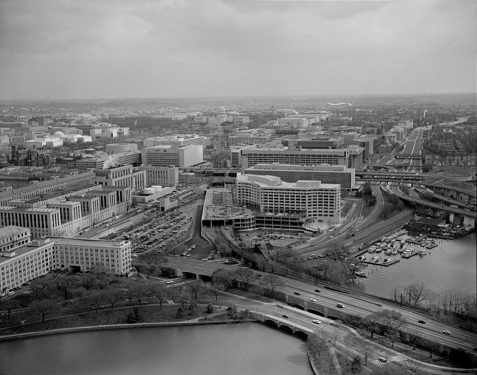 MARYLAND AVENUE CORRIDOR FROM THE TIDAL BASIN