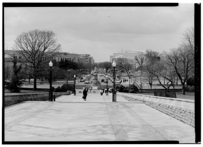 Maryland avenue corridor from the us capitol steps