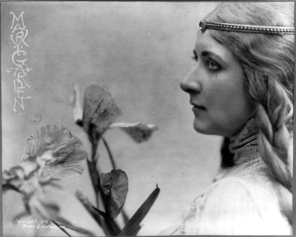 Mary Garden 1877-1967 LCCN2003665645