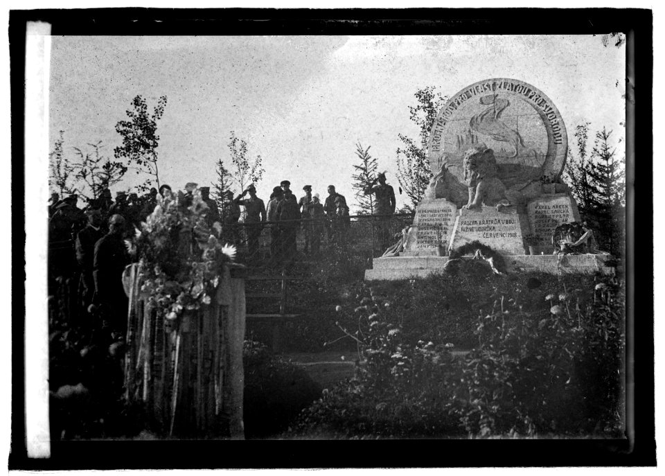 Monument in Siberia erected by Czecho-Slovak soldiers for their dead LCCN2016822057