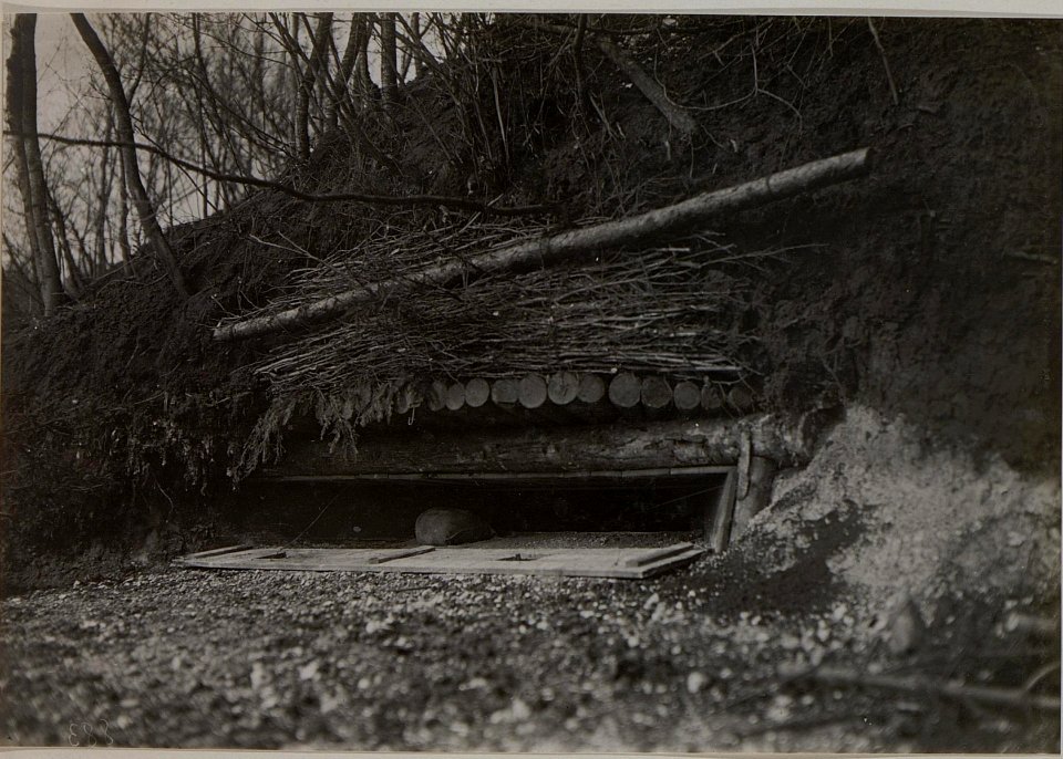 Maschinengewehrstellung des IV. Bataillons des Infanterieregimentes 83 beim Batkower Teich, Abschnitt von Major Franz Delovos. Der Stellungskrieg dauerte vom 19.9.1916 bis 19.7.1917 (BildID 15441782)