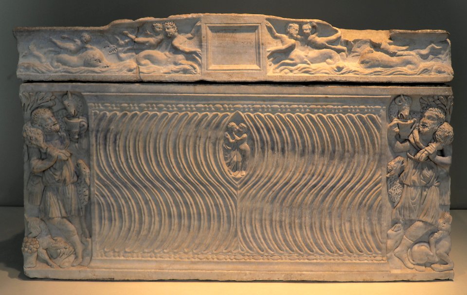 Monumental sarcophage-Inv 26003-P8190018