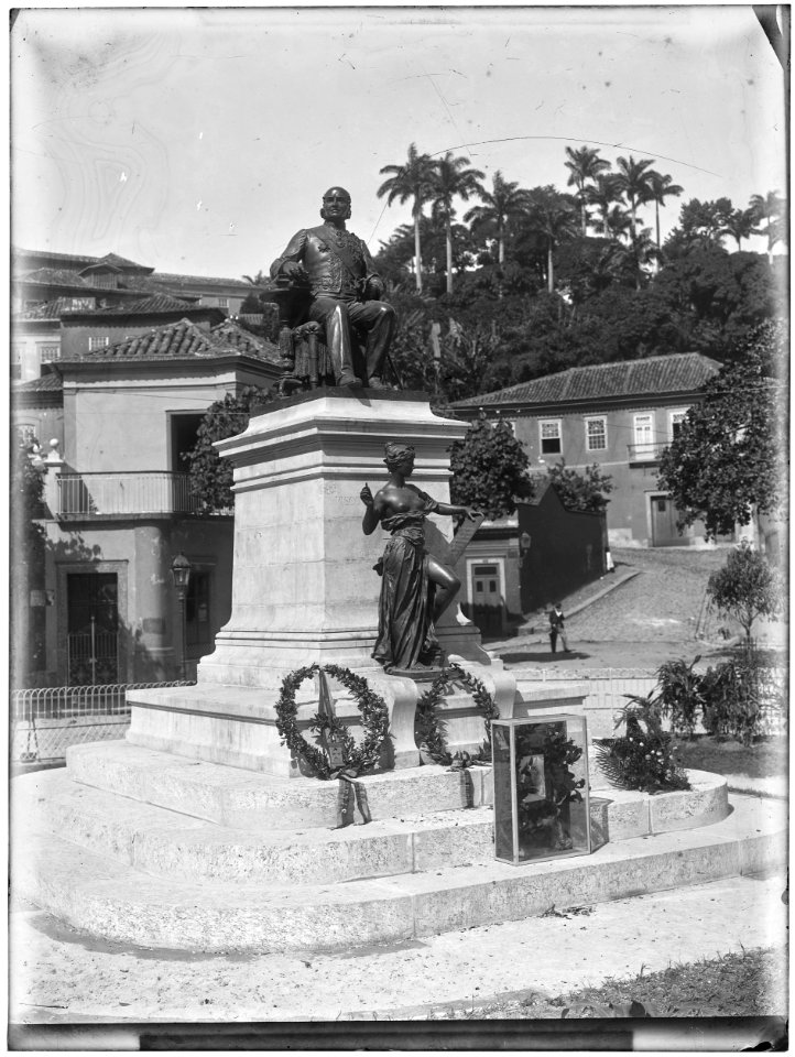 Monumento em homenagem ao Visconde de Rio Branco - 3