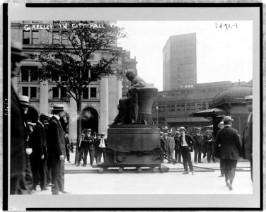Monuments & memorials - Greeley in City Hall Park LCCN97517189