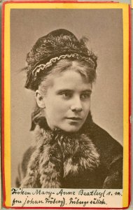 Mary-Anne Beatley, porträtt - SMV - H3 077