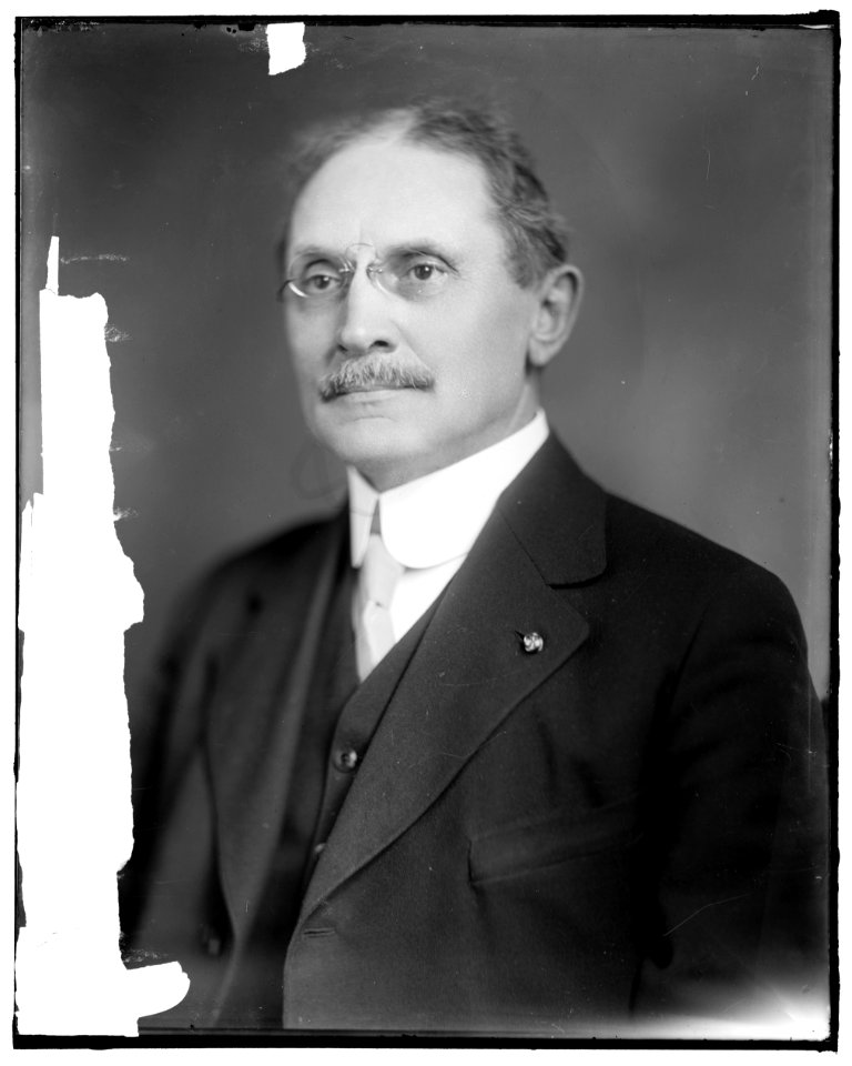 MOORES, MERRILL. HONORABLE LCCN2016862836