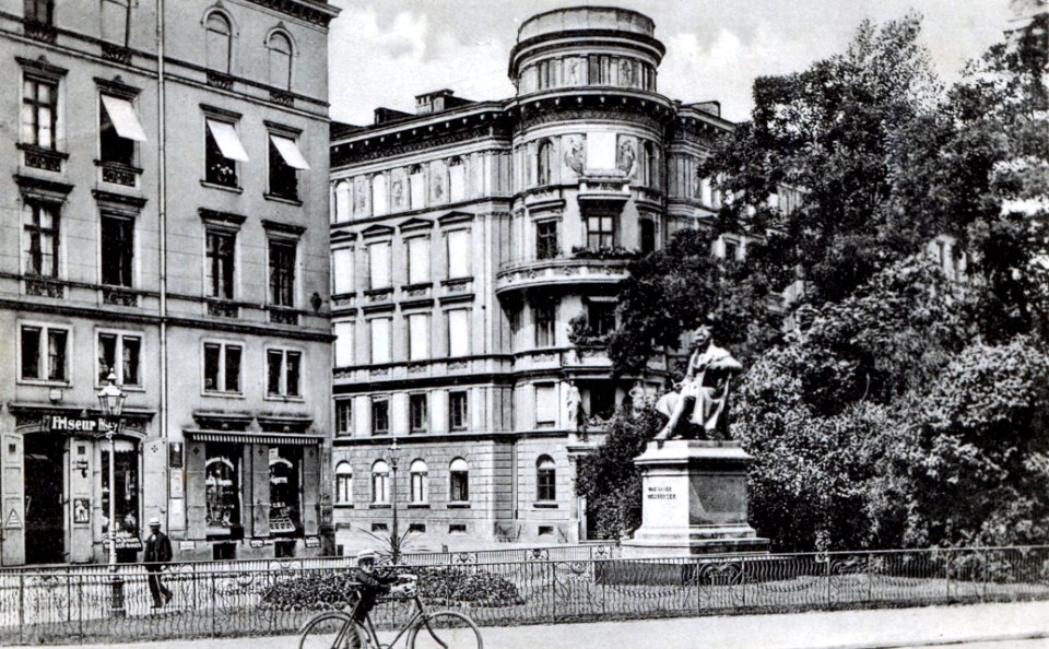 Monument for Franz Xaver Gabelsberger, Munich, 1910