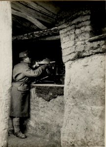Masch.Gew.Stand der IV.Komp. des I.R. Nro.82. Aufgenommen am 10. Dezember 1915. (BildID 15540986)
